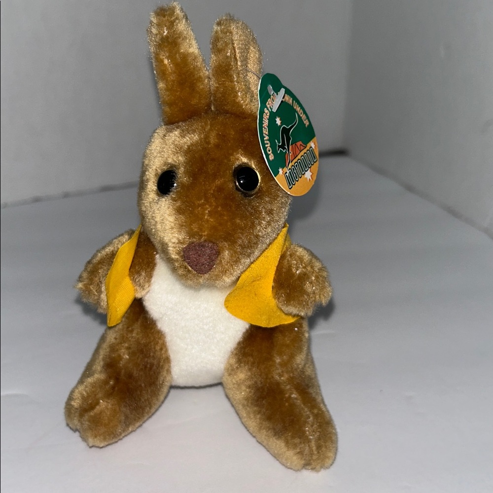 Kangaroo plush small 6" wearing yellow vest I Love Australia with paper tag